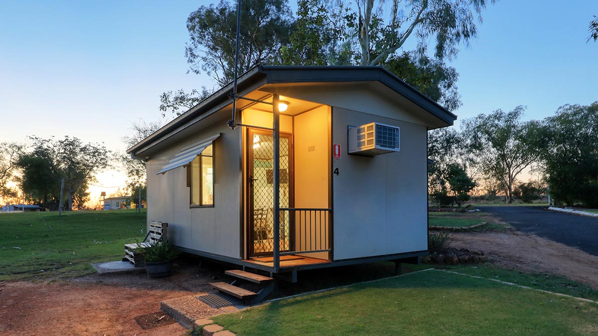 Cunnamulla Tourist Park Studio Cabins