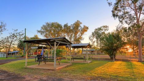 Cunnamulla Tourist Park picnic shelters